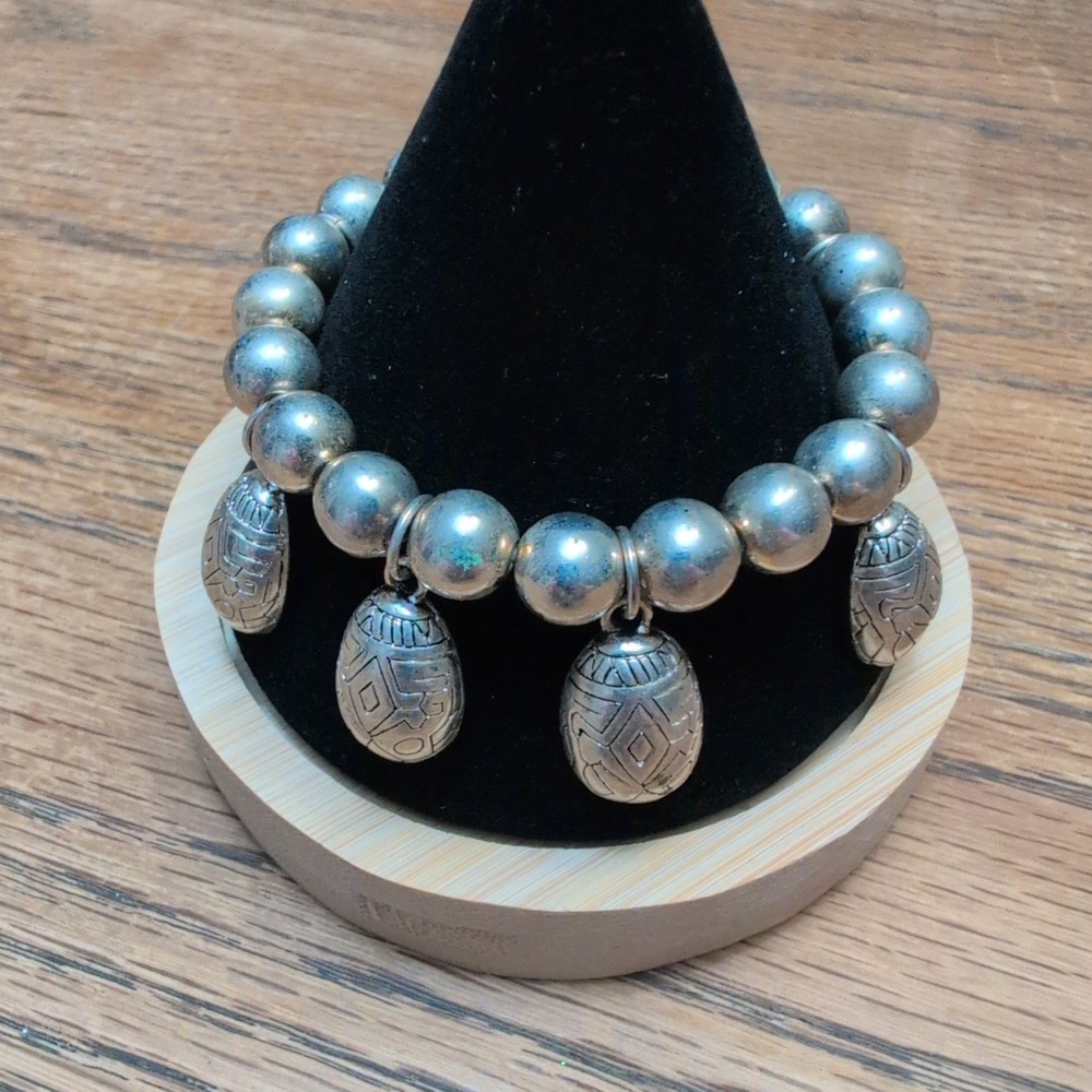 Silver‎ Tone Beaded Stretch Bracelet with Geometric Engraved Charms VG